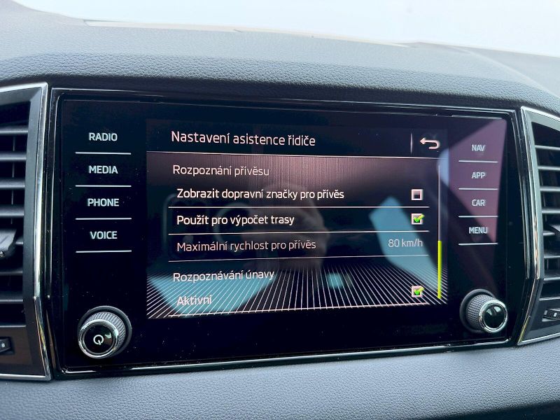 Škoda Karoq (2019) 1.5 TSI 110kW Style VarioFlex - fotka 19 z 35