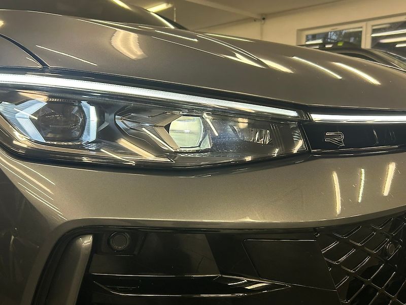 Volkswagen Passat (2025) R-Line Black 142kW DSG 4WD | Z - fotka 62 z 65