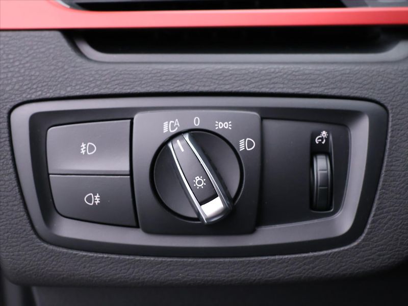 BMW X1 2,0 Xdrive 18d Sport - fotka 18 z 40