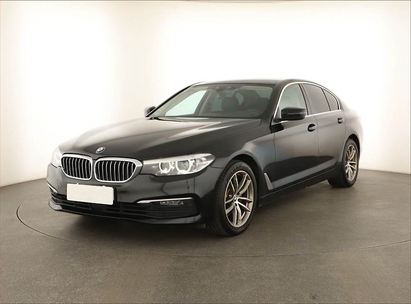 BMW Řada 5 (2020) 520d, Automat, Serv.kniha - fotka 2 z 19