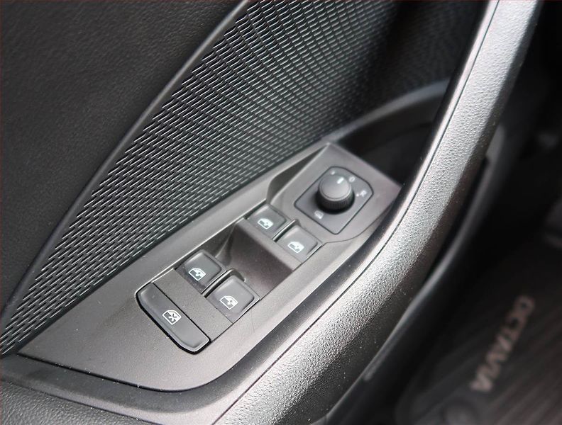Škoda Octavia (2022) Ambition 2.0 TDI, ČR,1.maj - fotka 15 z 19