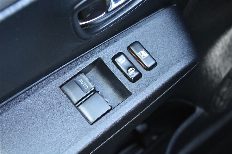 Toyota Yaris 1,3 VVT-i  NOVÉ V ČR,TAŽNÉ - fotka 17 z 25