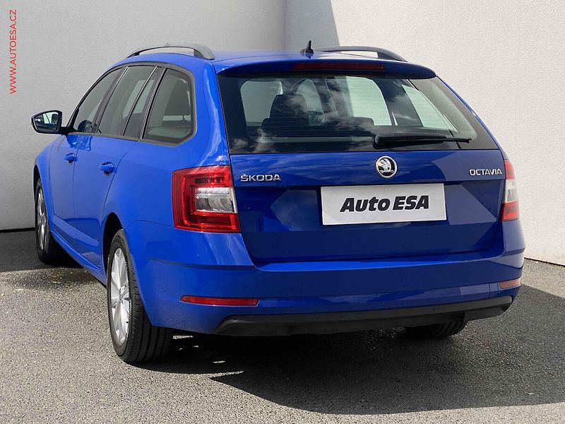Škoda Octavia (2019) 1.6 TDi, Style, TZ, park - fotka 6 z 18