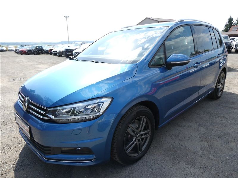 Volkswagen Touran 1,4 TSi 110kW DSG,LED,serviska - fotka 3 z 49