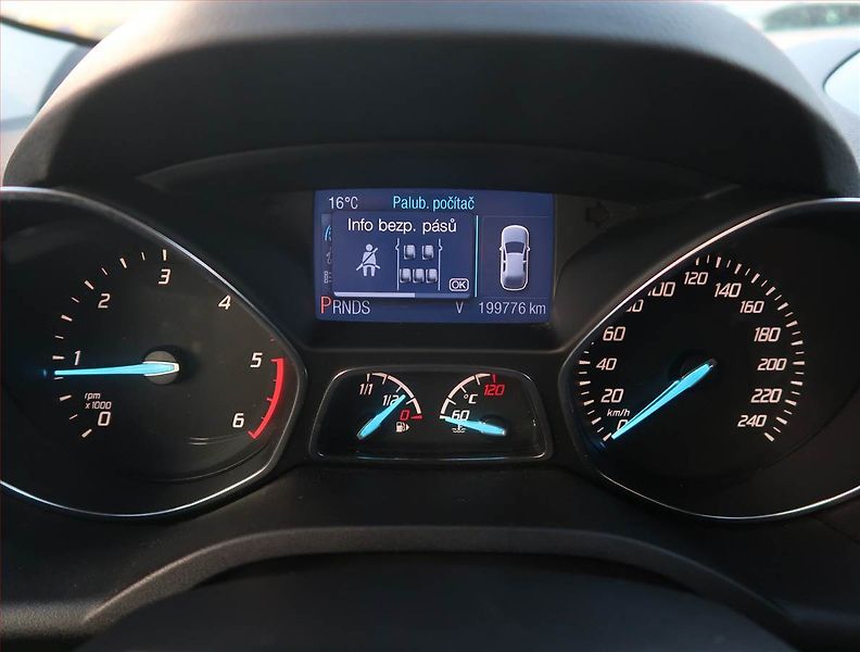Ford Kuga (2013) Titanium 2.0 TDCi, 4X4 - fotka 11 z 22