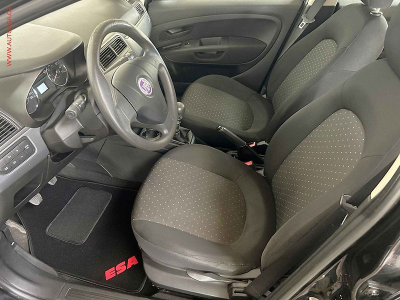 Fiat Punto (2009) 1.4i - fotka 9 z 13