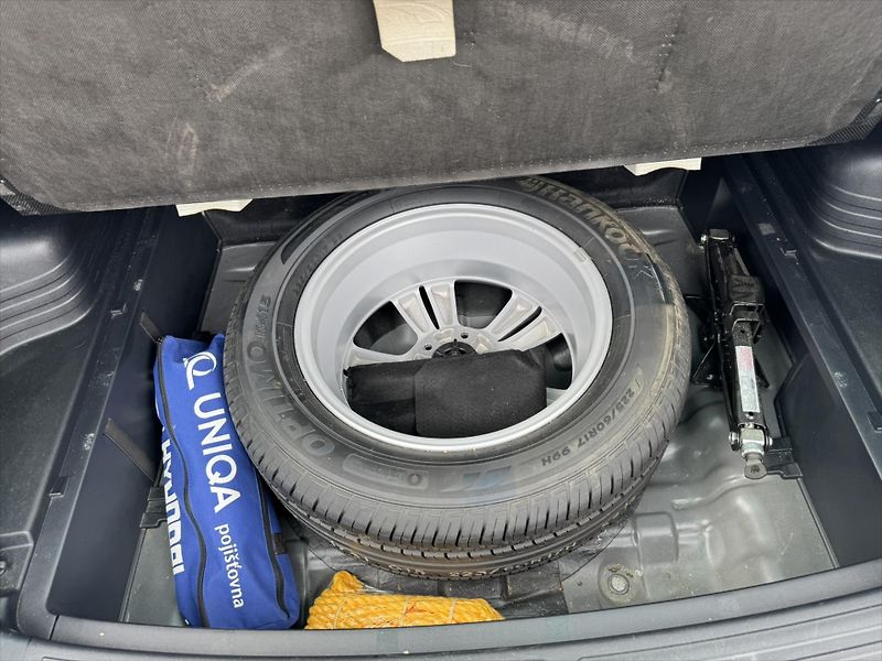 Hyundai ix35 2,0 CRDi, 4x4 - fotka 7 z 19