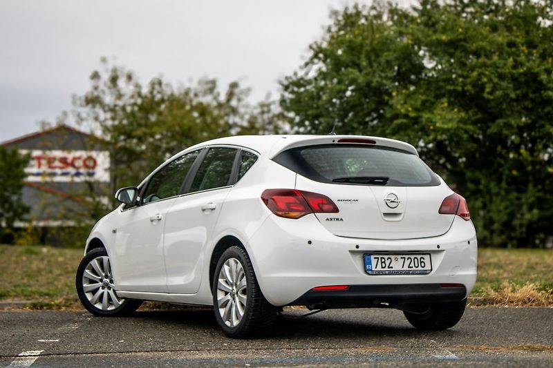 Opel Astra - fotka 7 z 22