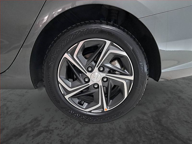 Hyundai i30 (2023) Smart 1.0 T-GDI - fotka 15 z 19