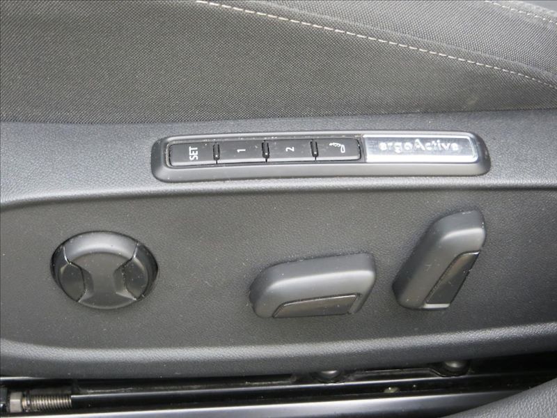 Volkswagen Golf Variant 1,5 TSI STYLE ČR 110KW DSG ČR - fotka 12 z 23