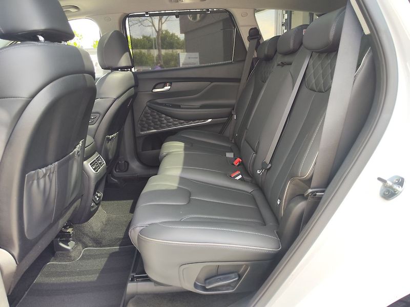 Hyundai Santa Fe 2.2 CRDi/142kW STL PRM PANO - fotka 16 z 41