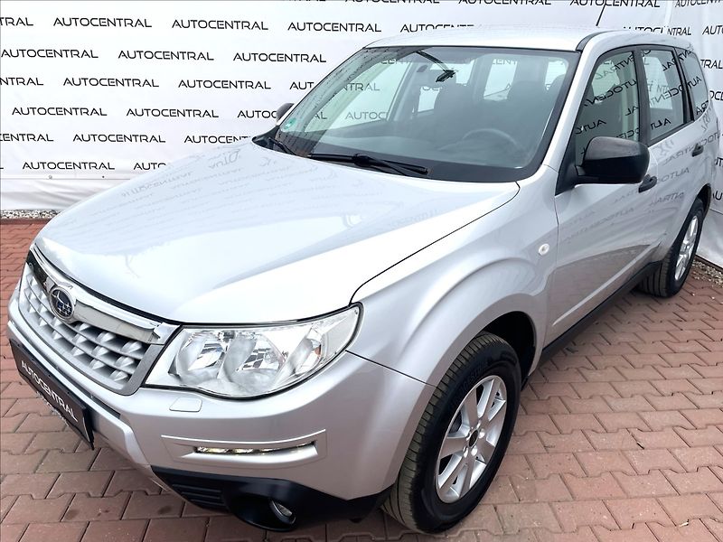 Subaru Forester 2,0 i,110kW,AWD,serv.kn. - fotka 7 z 18