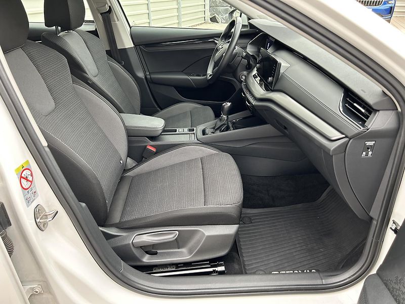 Škoda Octavia 2.0 TDI Ambition Plus - fotka 24 z 28