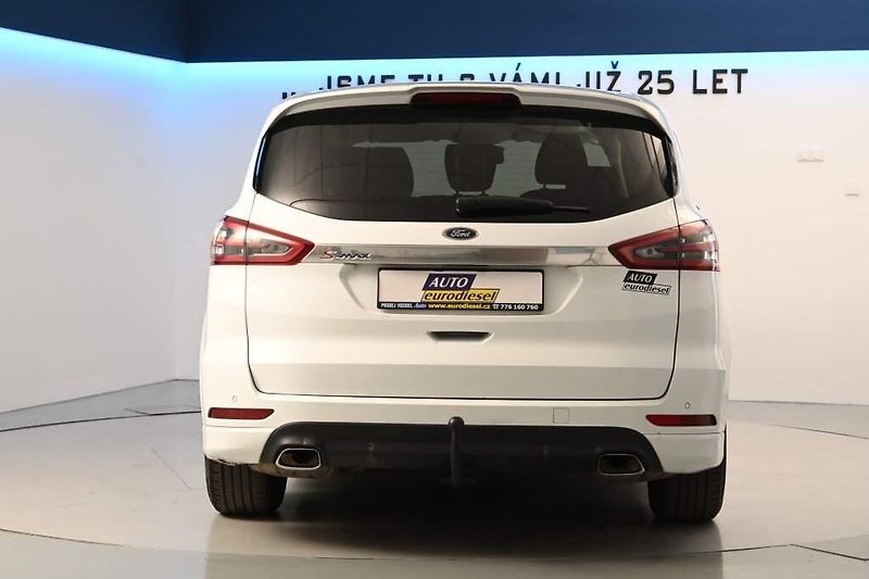 Ford S-MAX (2016) 2.0 132 KW Titanium LED Tažné - fotka 6 z 31