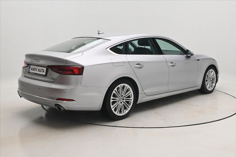 Audi A5 2,0 45TFSI 180kW 4x4 Sportback - fotka 5 z 31