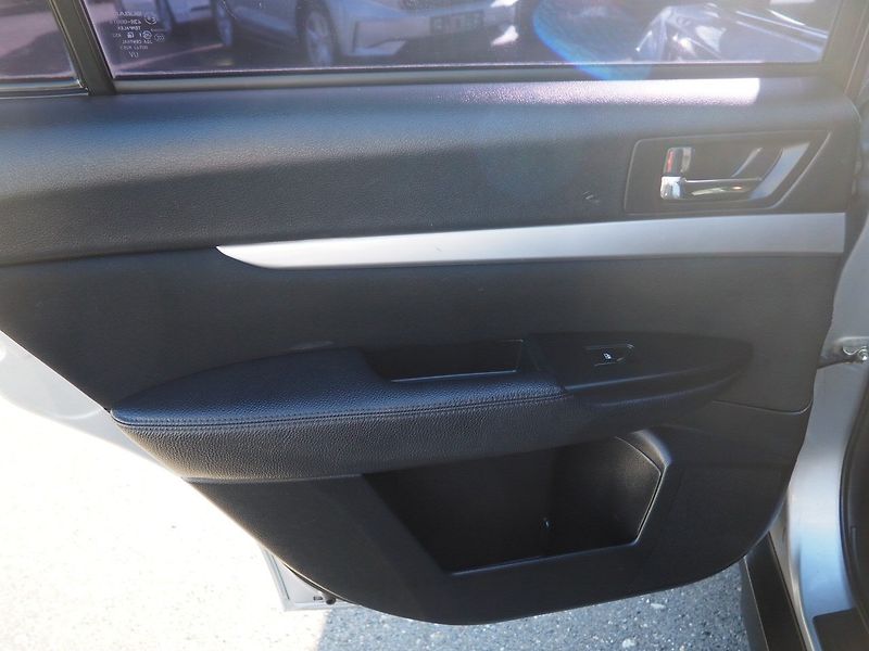 Subaru Outback (2014) 2.0D AWD, Automat - fotka 11 z 35