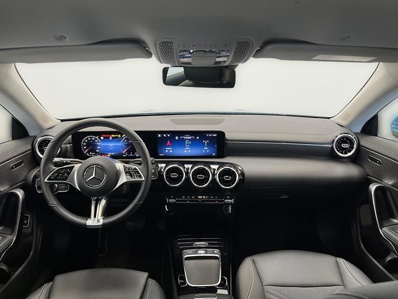 Mercedes-Benz CLA 180d Shooting Brake Progressiv - fotka 14 z 21