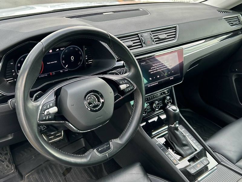 Škoda Superb (2022) kombi 2.0 TDI 7DSG L&K - fotka 6 z 35