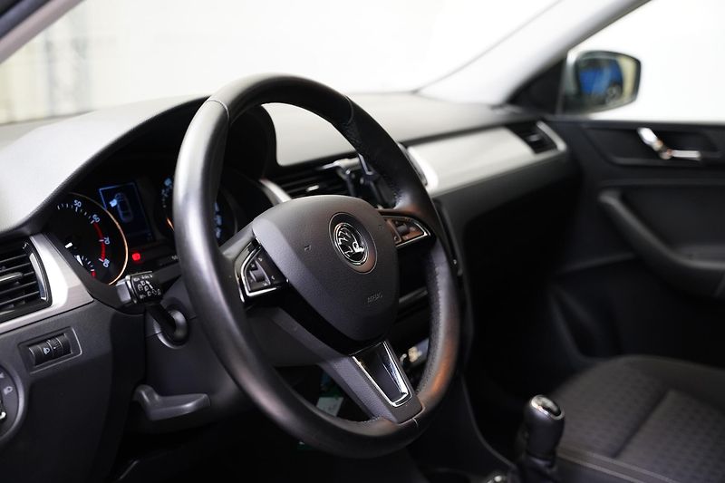 Škoda Rapid - fotka 14 z 35