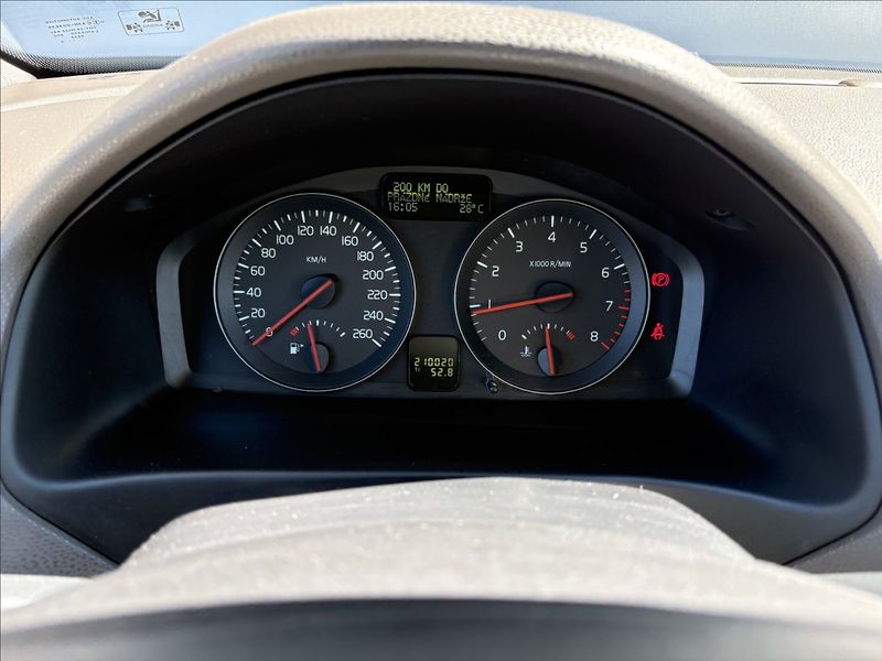Volvo S40 2,0 i 107 KW MANUAL CZ - fotka 10 z 23