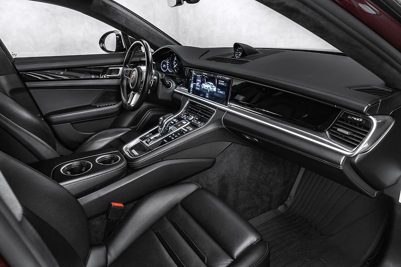 Porsche Panamera Turo S E-Hybrid Sport Chrono P - fotka 13 z 23