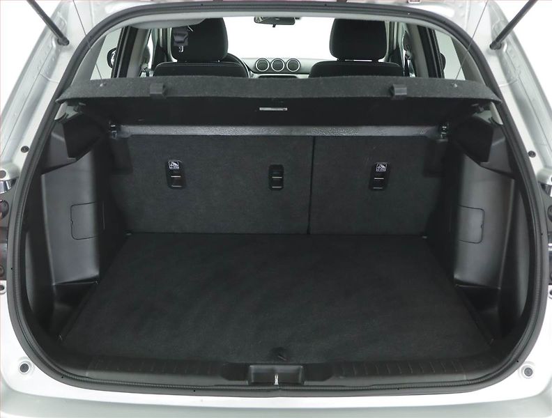 Suzuki Vitara (2021) Premium 1.4 BoosterJet - fotka 13 z 15
