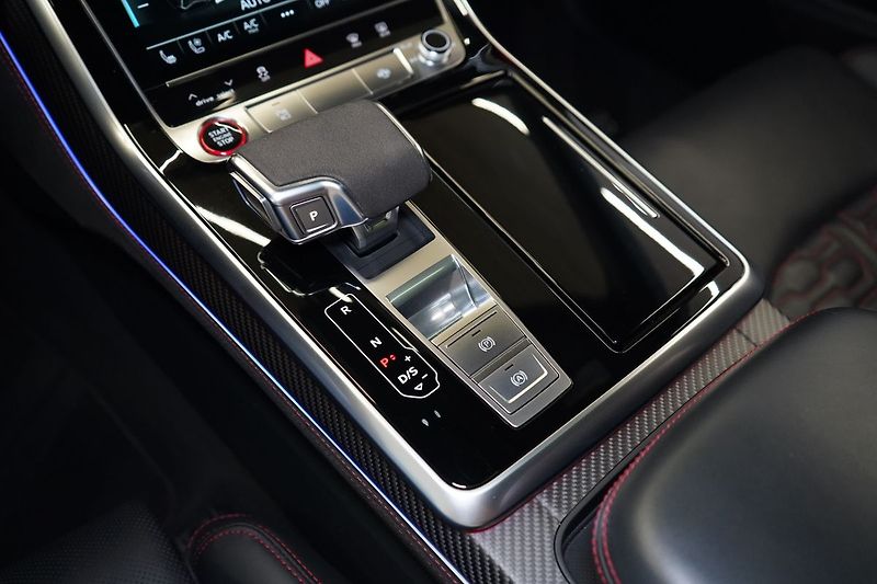 Audi RS Q8 Exclusive, Karbon brzdy, Pano - fotka 42 z 50