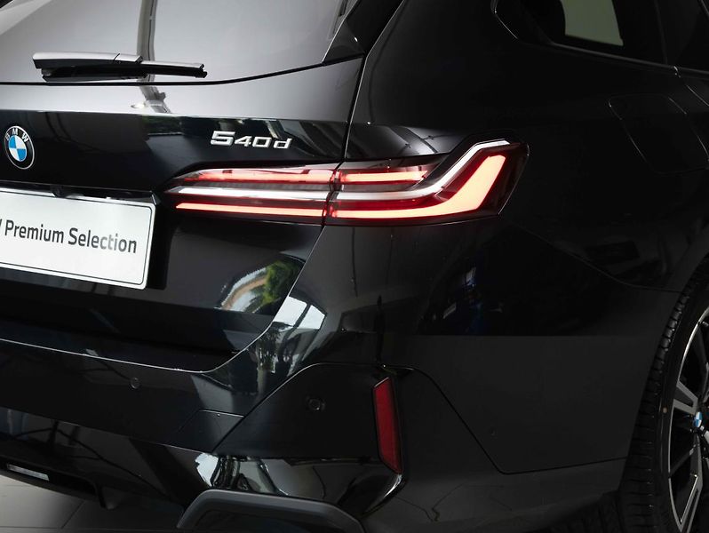 BMW Řada 5 540d xDrive Touring - fotka 9 z 22
