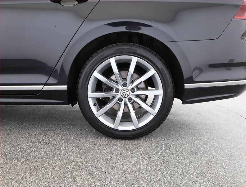 Volkswagen Passat (2018) Highline 2.0 TDI, Kůže - fotka 16 z 16