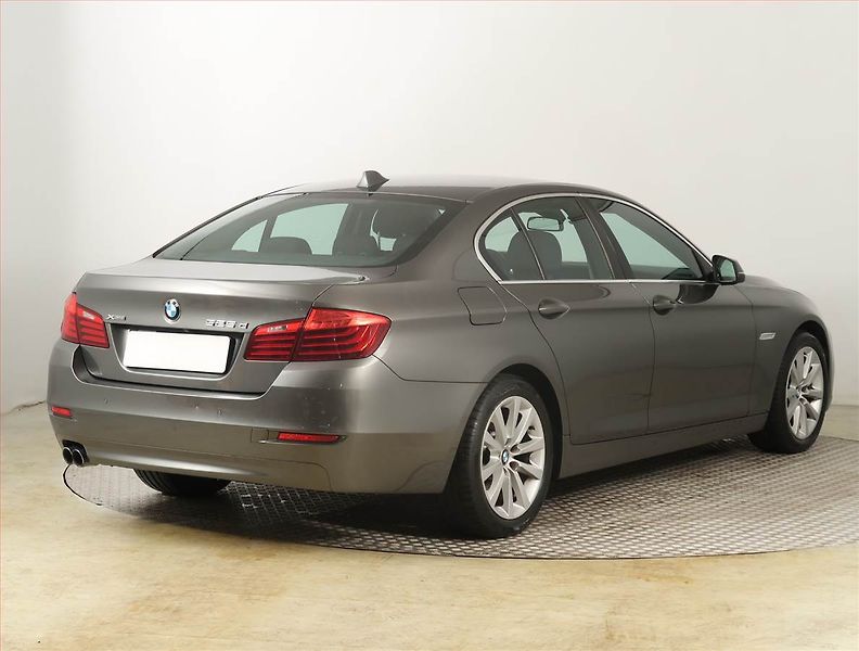 BMW Řada 5 (2015) 525d, 4X4, Automat - fotka 5 z 22