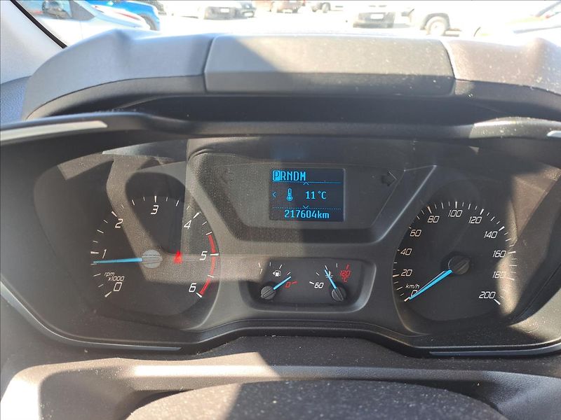 Ford Tourneo Custom 2,0 TDCI 9 MÍST - fotka 14 z 21