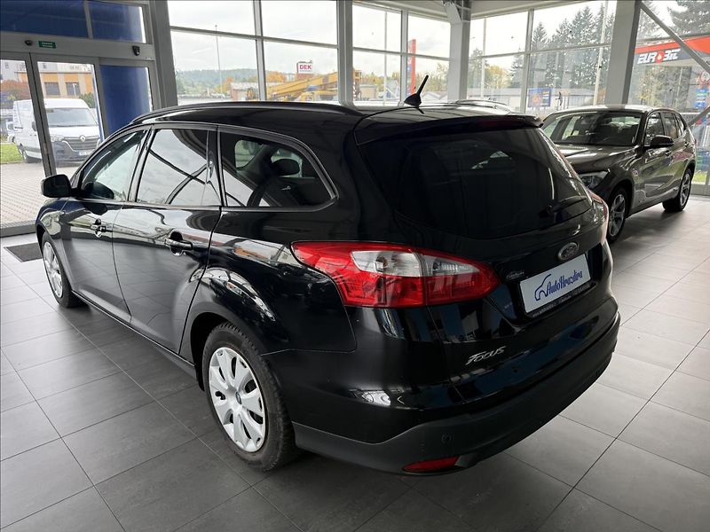 Ford Focus 1,6   TDCi 70kW,TREND,SERVISKA - fotka 4 z 17
