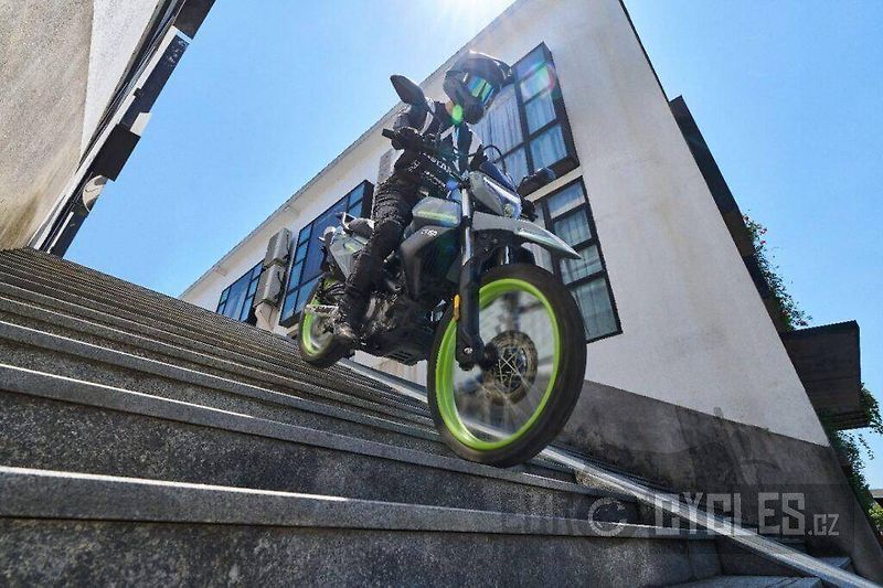 CFMOTO (2026) 250 Dual Sport - fotka 8 z 20