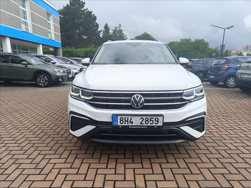 Volkswagen Tiguan Allspace 2,0 TDi DSG 4x4 Rezervace - fotka 4 z 25