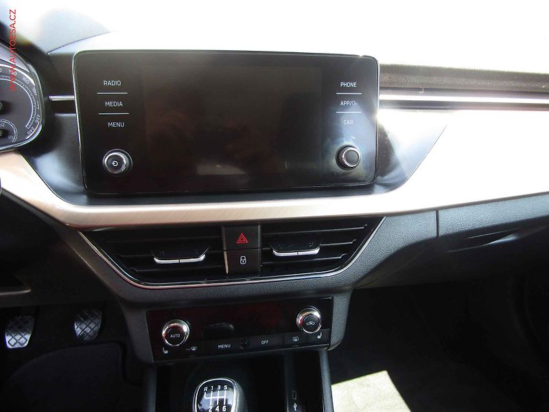 Škoda Kamiq (2020) 1.0 TSi, ČR, Style, STK3/28 - fotka 12 z 19