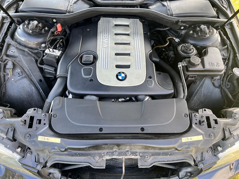 BMW Řada 7 3.0 170KW,MAX VÝBAVA,T.Z - fotka 45 z 46