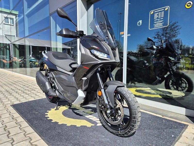 Aprilia (2026) SR GT 400 - fotka 3 z 38