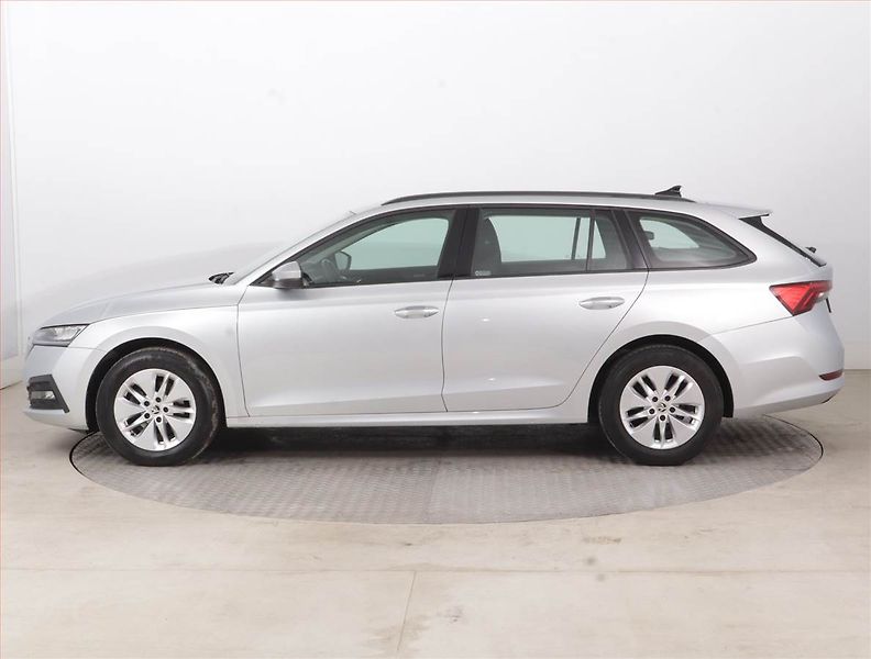 Škoda Octavia (2022) Ambition 2.0 TDI, ČR,1.maj - fotka 3 z 15