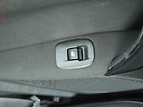 Peugeot 2008 (2019) 1.2i, 1.maj,ČR, autoAC, temp. - náhled 12
