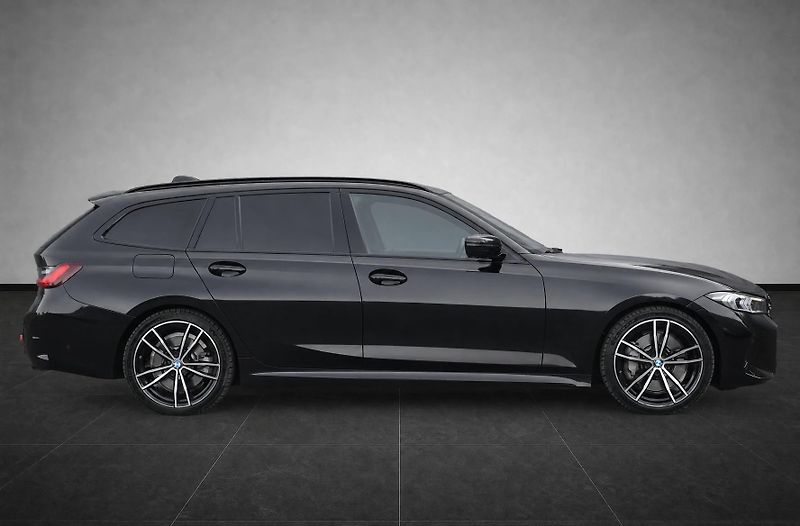 BMW Řada 3 330d xDrive, Tažné, Kamera - fotka 7 z 33