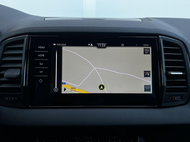 Škoda Karoq 2.0TDI DSG4x4 Sportline TZ DPH - fotka 17 z 28