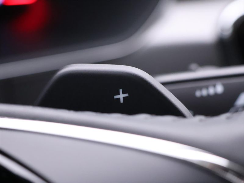Škoda Superb 2,0 TDI DSG CZ Style 1.Maj DPH - fotka 18 z 30