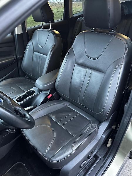 Ford Kuga (2013) - fotka 4 z 6