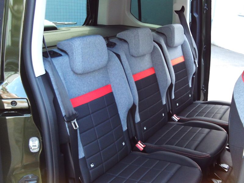 Citroën Berlingo (2026) MAX Diesel 130k Manual - fotka 11 z 17