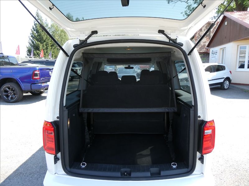 Volkswagen Caddy 2,0 TDi 110kW 7.míst,Maxi,1maj - fotka 17 z 52