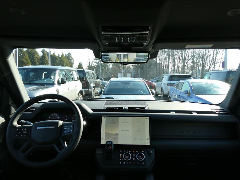 Land Rover Defender (2026) 130 3,0 X-Dynamic SE D350 - fotka 18 z 41