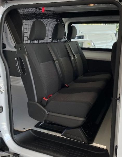 Opel Vivaro (2026) CrewVan Flex L2 2,2 CDTi 6míst - fotka 6 z 22