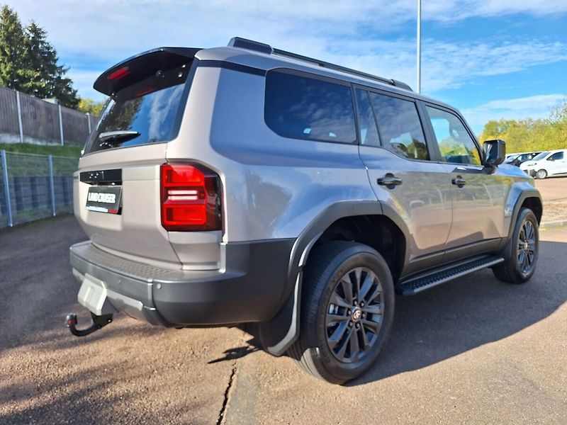 Toyota Land Cruiser MY 2027 EXECUTIVE Skyview 2.8D - fotka 3 z 13
