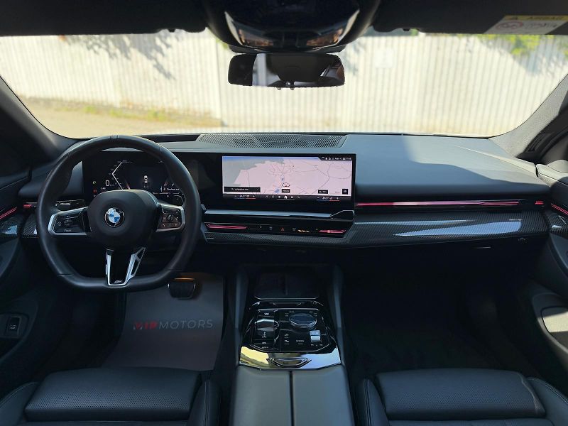 BMW Řada 5 520xD-M PAK-R20-PANO-H&K-TAŽ - fotka 11 z 33