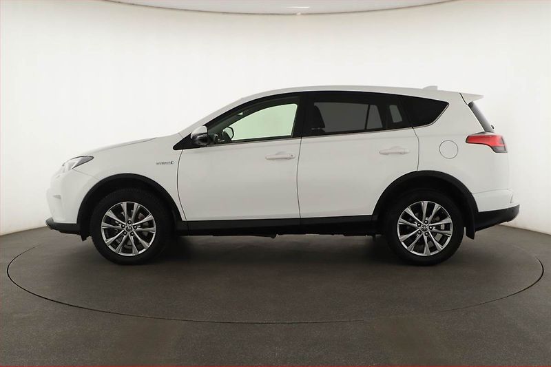 Toyota RAV4 (2017) 2.5 Hybrid - fotka 3 z 21